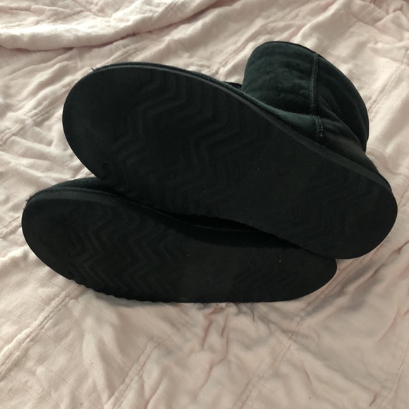 Size 8 black UGGs, good condition - Picture 6 of 8